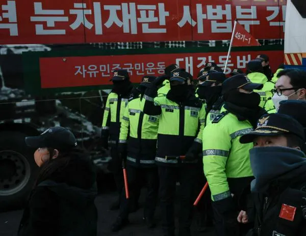 Arrestan finalmente al presidente surcoreano por declarar la ley marcial