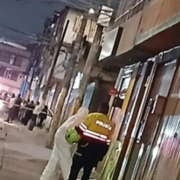 Gir oen asesinato de hombre en Kennedy (Bogotá): su propio primo fue el que lo asesinó en plena calle. Dicen que la Policía no hizo nada. 