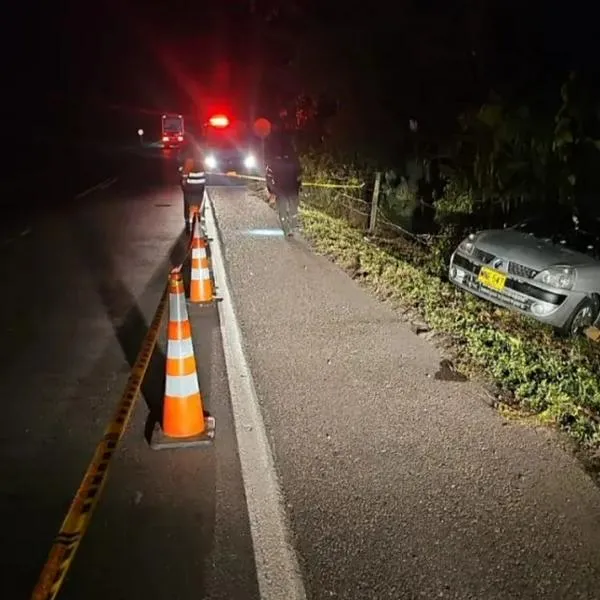 Nueva masacre en Colombia: encuentran 3 cuerpos sin vida dentro de un carro, que tenía varios impactos de bala. Las víctimas son extranjeras. 