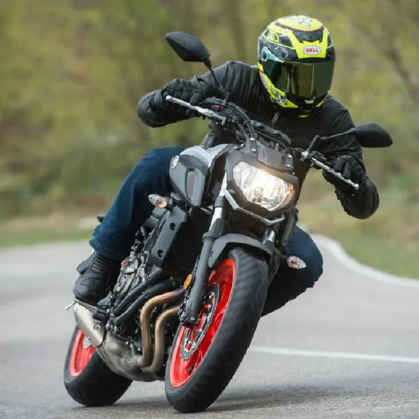 Motos de media cilindrada para comprar: precios, detalles, beneficio y más