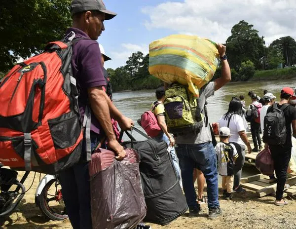 Más de 80 muertos y cientos de desplazados a Venezuela por violencia guerrillera