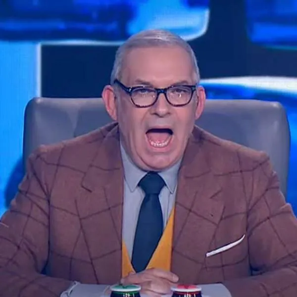 Foto de César Escola, en nota de a cuál tratamiento se somete César Escola afuera de Yo me llamo 2025, con video