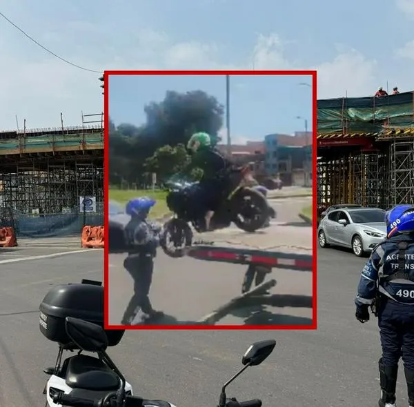 Motociclista saltó de una grúa en Bogotá.