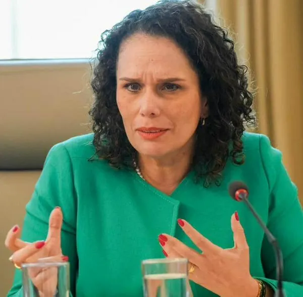 María Constanza García renuncia al Ministerio de Transporte en el cuarto remezón del gobierno Petro