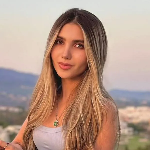 Shaira se dejó ver enamorada y dando apasionado beso a su nuevo novio