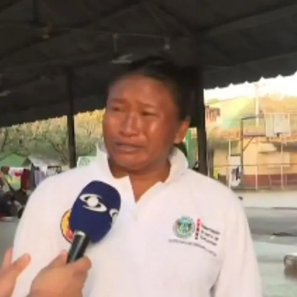 Mujer lloró desconsolada por crisis en el Catatumbo y dice que no sabe qué hacer