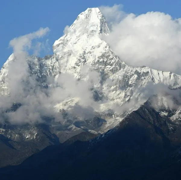 Por qué el monte Everest crece cada año y cuánto mide: detalles y estudio