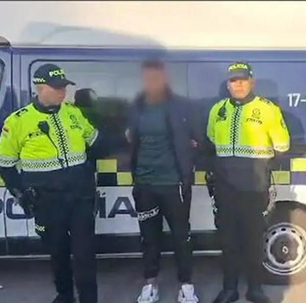 Capturan a conductor de 'app' por extorsionar a pasajero que olvidó sus pertenencias en Bogotá
