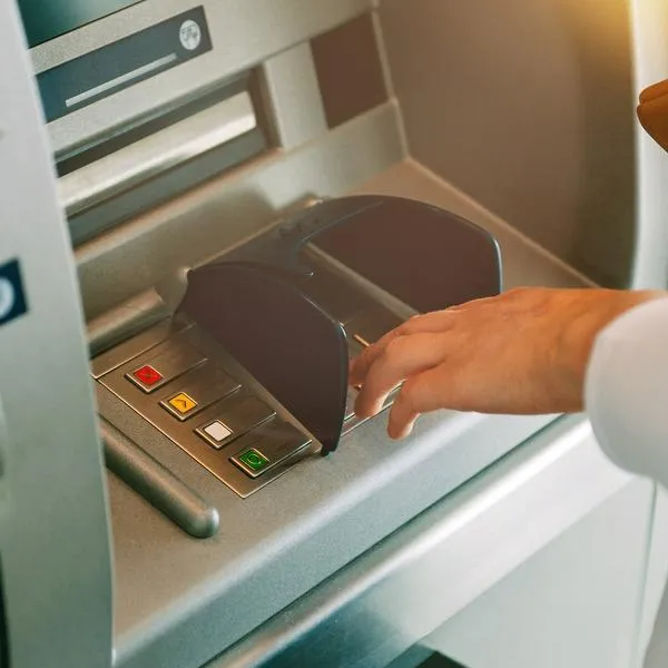Consejo para evitar robo en cajero de banco: es vital oprimir el botón cancelar