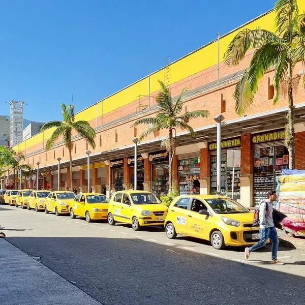 Taxis en Medellín, en nota sobre cómo será su pico y placa durante el primer semestre de 2025