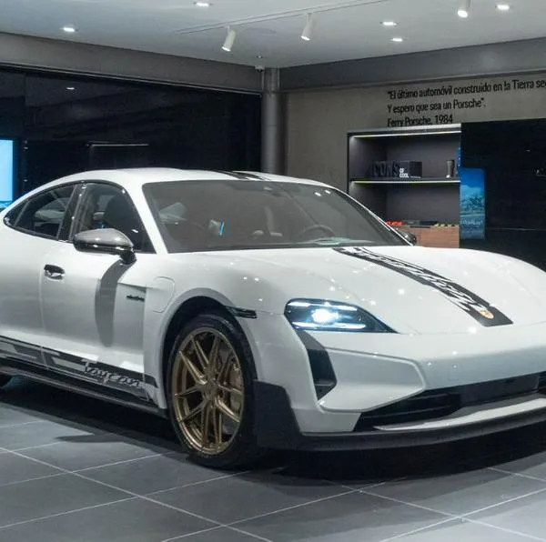 Porsche Taycan Turbo GT llegó a Colombia y el precio del carro eléctrico es de 1'253.000 en pesos colombianos y fue presentado en Porsche Center Bogotá.