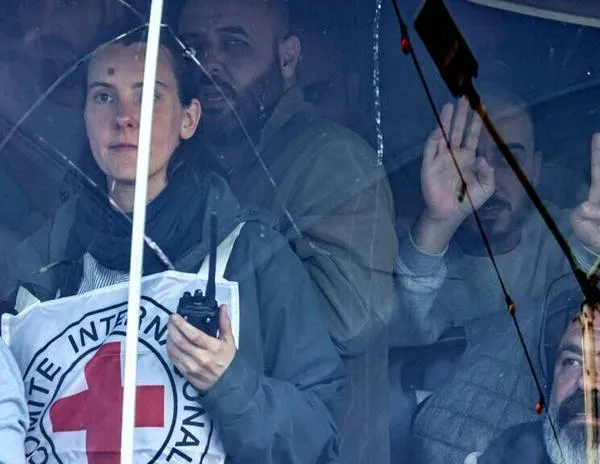 Setenta prisioneros palestinos liberados por Israel llegan a Egipto