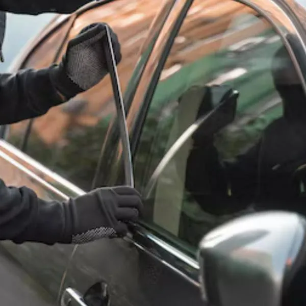 Inseguridad en Bogotá: ladrones se robaron dos carros en Kennedy y Fontibón