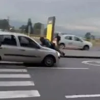 Agente de tránsito fue arrollado en aeropuerto El Dorado: hay video