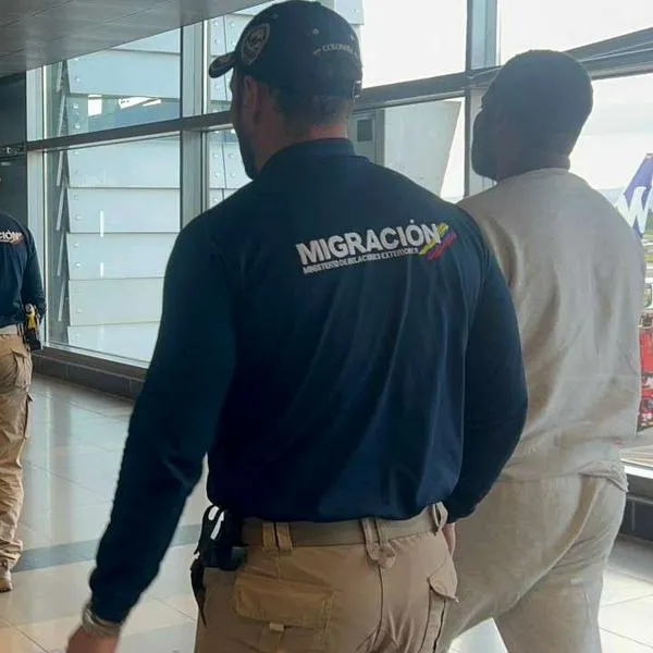 Foto de inmigrantes, en nota de cómo son los perfiles de deportados de Estados Unidos a Colombia