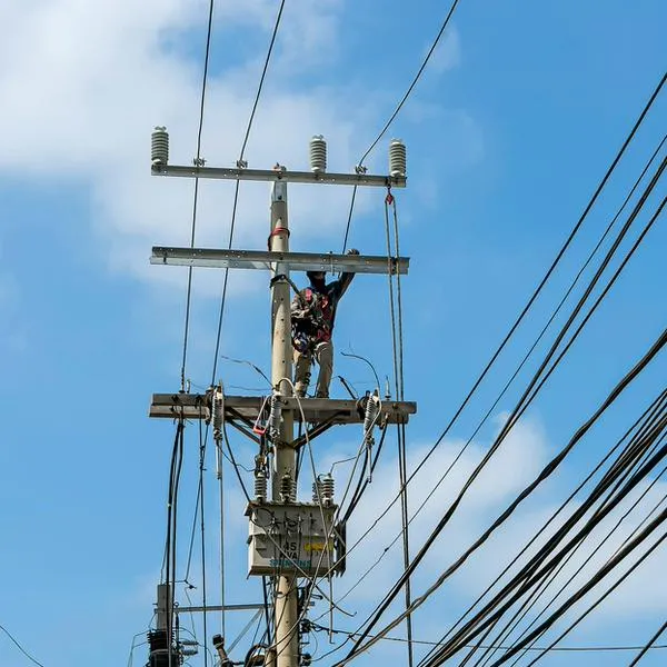 Poste de energía en la costa Caribe