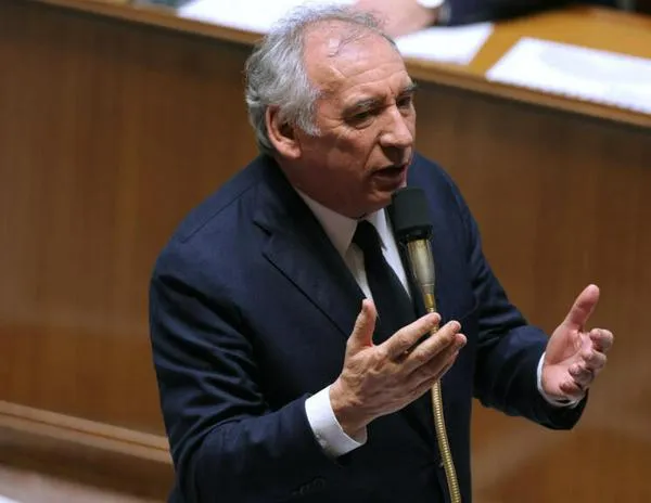 El primer ministro francés desata una controversia al hablar de ‘sumersión migratoria’