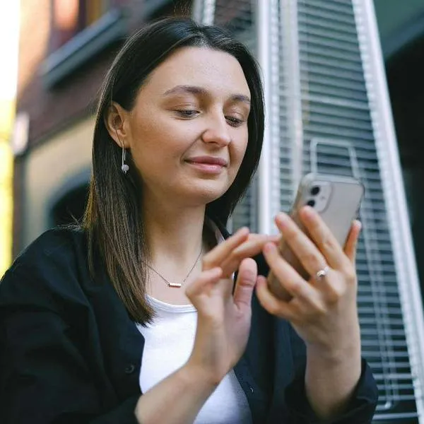Bloquear las aplicaciones del celular.