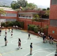 Nuevos detalles del caso del feto hallado en colegio de Bogotá: buscan a la madre y Secretaría de Educación y Salud tomaron medidas.