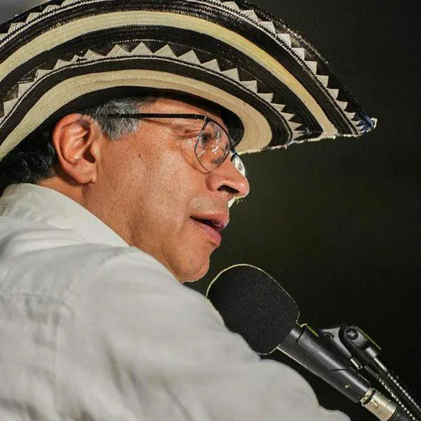 Gustavo Petro arremetió contra empresas de energía e invitó a marchar
