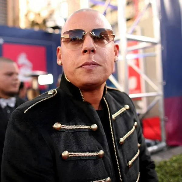 Cosculluela es enviado a cárcel tras atropellar a 2 hombres que iban a caballo