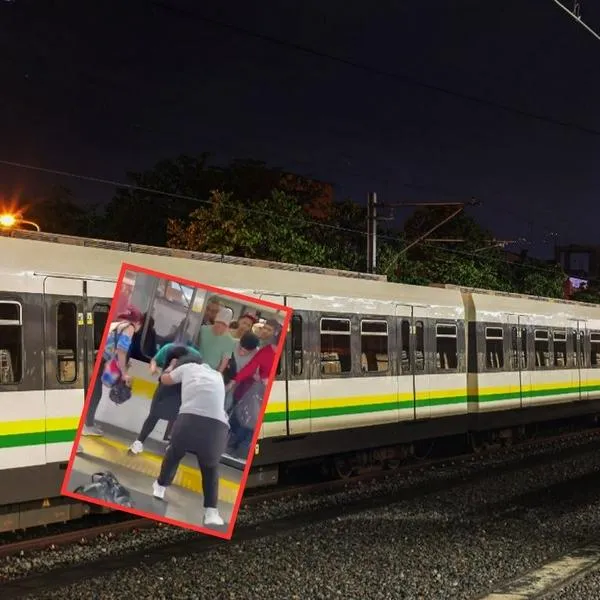 Así fue la pelea de dos mujeres en el metro de Medellín