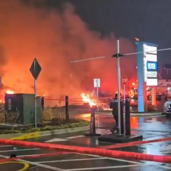 Así quedó Filadelfia (Estados Unidos) luego de accidente de avión.