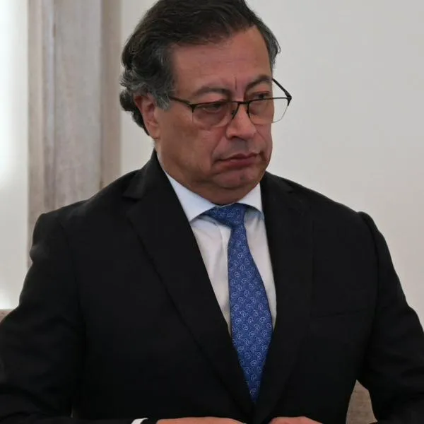 Petro solicitó regreso colombianos en EE. UU. y recordaron promesa con Argentina