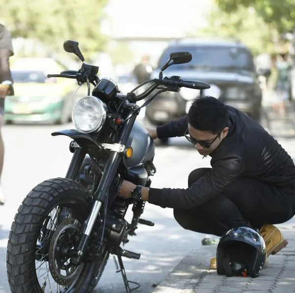 Qué pasa cuando se deja la moto en primera al apagarla y qué riesgos hay: detalles y consejo