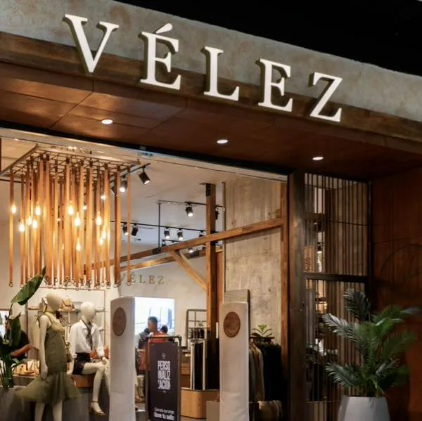 Tienda Vélez en CC. Viva de Envigado.