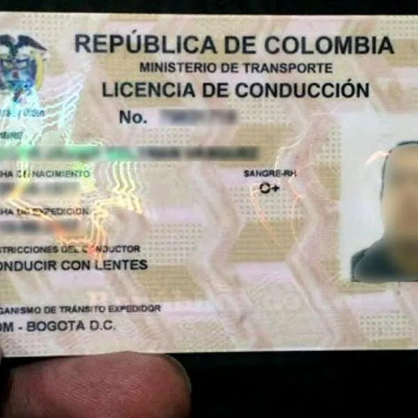 Licencia de conducción en Colombia: 178.000 de conductores deben renovarla en febrero de 2025 para evitar multas e inmovilización de carro o moto.