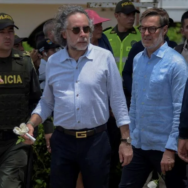 Denuncian a Armando Benedetti por supuestos nexos con alias “Papá Pitufo”