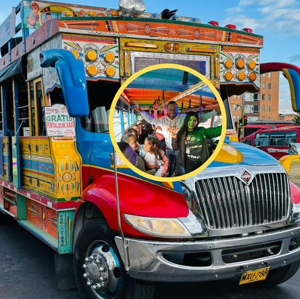 Sacaron chivas rumberas para mover a bogotanos en Día sin carro y hasta Olímpica se montó. Muchos bailaron y ganaron premios. 