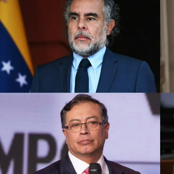 Laura Sarabia, Armando Benedetti, Gustavo Petro y Gustavo Bolívar
