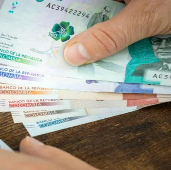 Deudas de colombianos: Bravo dice que 1 de cada 3 está sobre endeudado