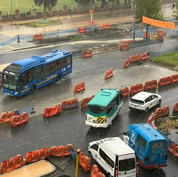 Bogotá noticias: aguacero en Día sin carro afecta a trabajadores en empresas