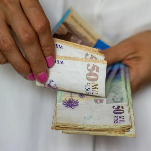 Billetes de Colombia, en nota sobre que darán subsidio de Renta Ciudadana a los que lo habían perdido en Bogotá