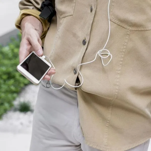 ¿Cómo evitar que mi teléfono se encienda en mi bolsillo? 