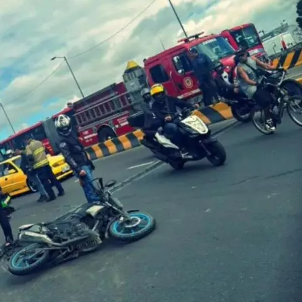 Accidente frente a Titán Plaza hoy: persona murió en choque en la calle 80