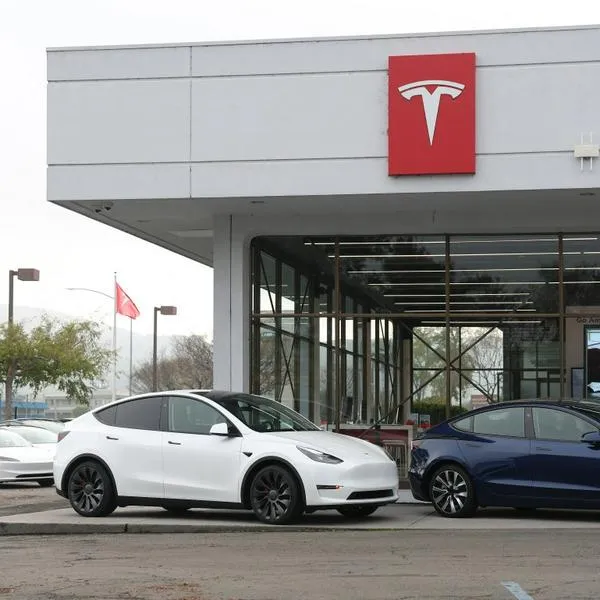 Tesla tiene problema en sus vehículos.