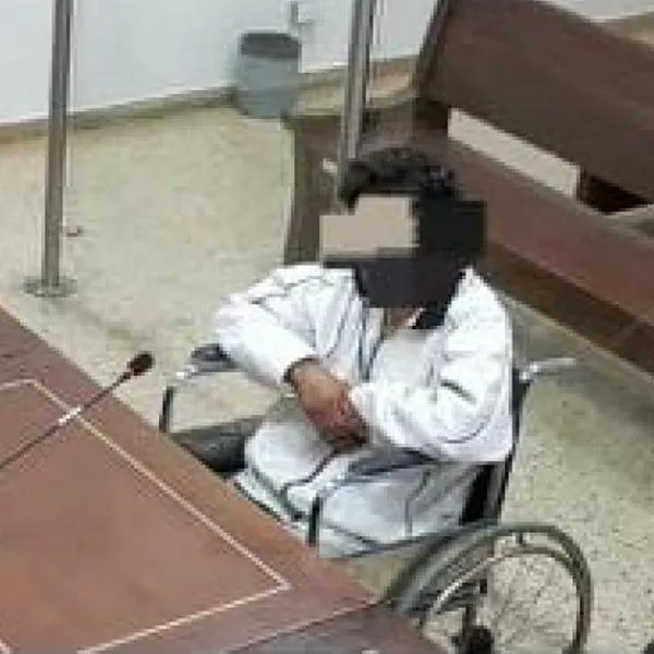 Hombre en Manizales cayó al huir de policía y fue a audiencia en silla de ruedas