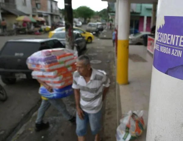 Los ecuatorianos votan en medio de una ola de violencia inédita en un país en crisis