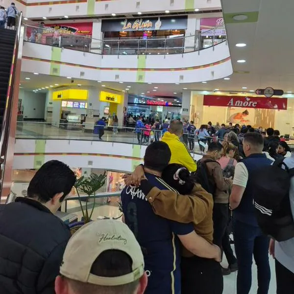 Así están centros comerciales como Santafé, Centro Mayor, Gran Estación y más por la venta de las camisetas de Millonarios