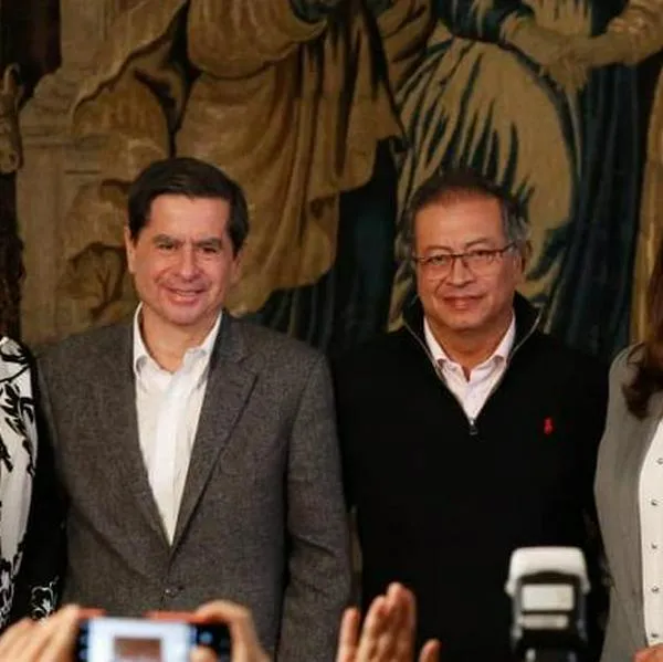 Juan Fernando Cristo renuncia a su cargo como ministro del Interior.