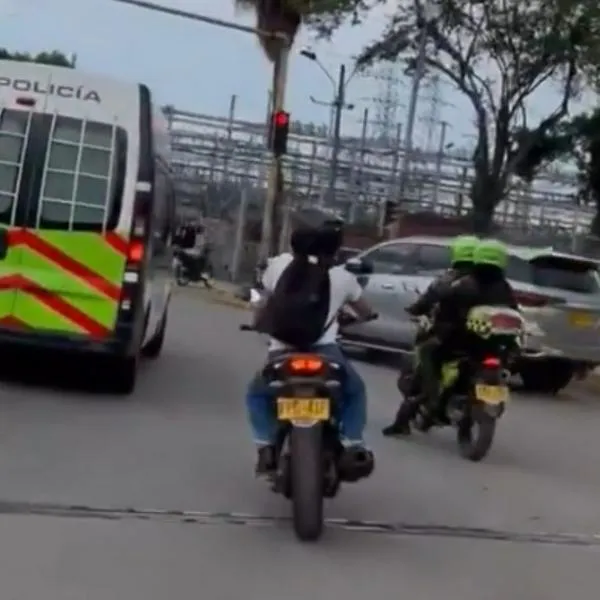 Balacera y persecución en Cali, ladrones se llevaron camioneta de alta gama