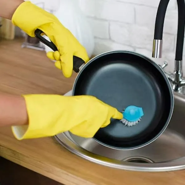 Cómo eliminar la grasa quemada en las sartenes: truco con ingredientes de cocina