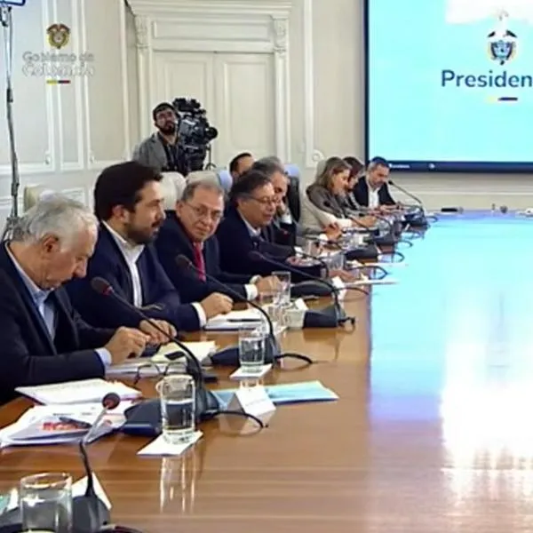 Consejo de ministros se seguirá transmitiendo en Caracol y RCN: Petro lo confirmó
