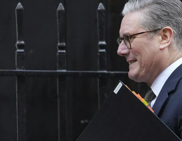 Los migrantes que lleguen ilegalmente al Reino Unido no serán naturalizados