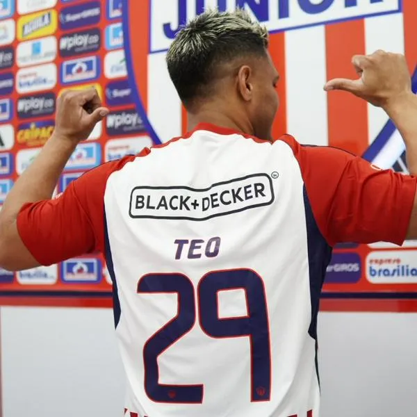 Teófilo Gutiérrez en Junior: video presentación con su mamá Cristina Roncancio