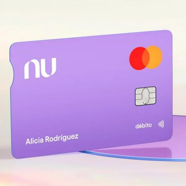 Nubank anuncia nuevo servicio para su tarjeta débito y avisa a sus clientes
